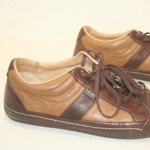 UGG Brown/Tan Leather Casual Shoes. Mens 10.5 M (44 EUR)